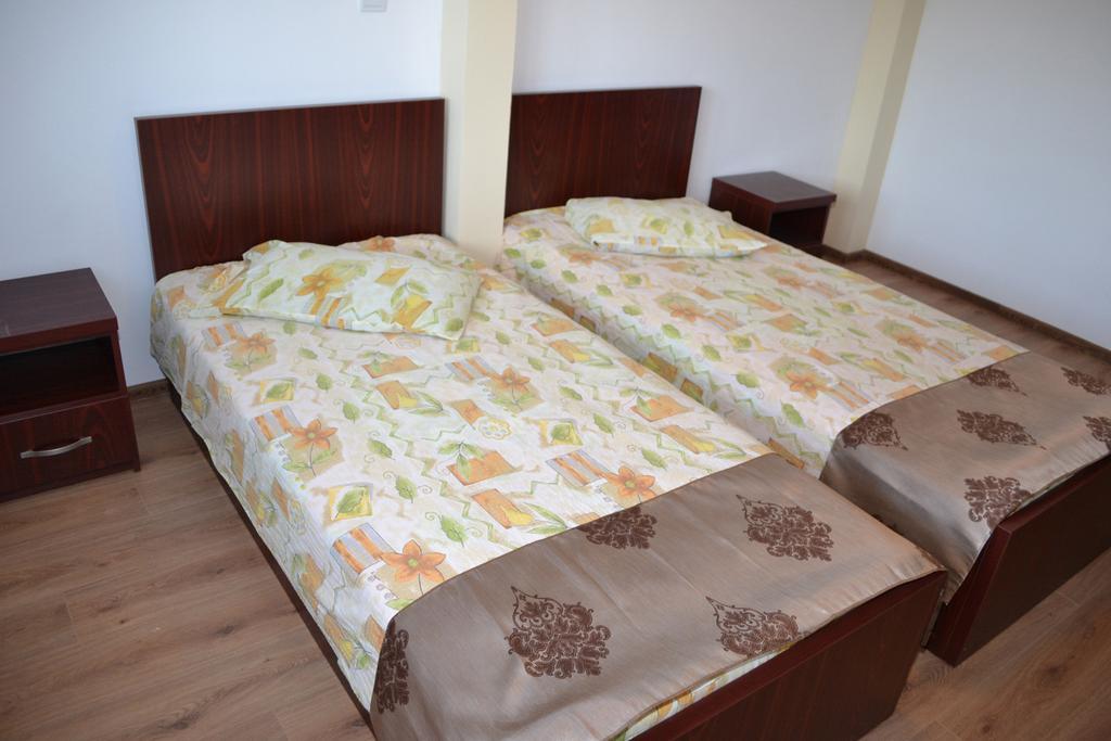 Pensiunea Meridian Corbeni Phòng bức ảnh