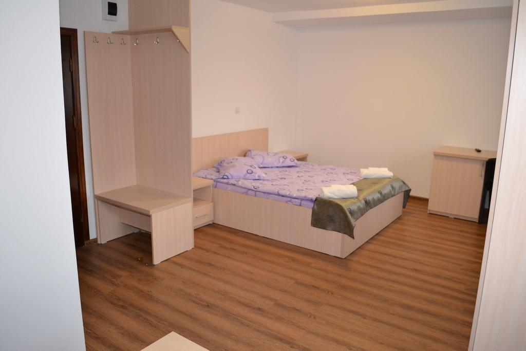 Pensiunea Meridian Corbeni Phòng bức ảnh
