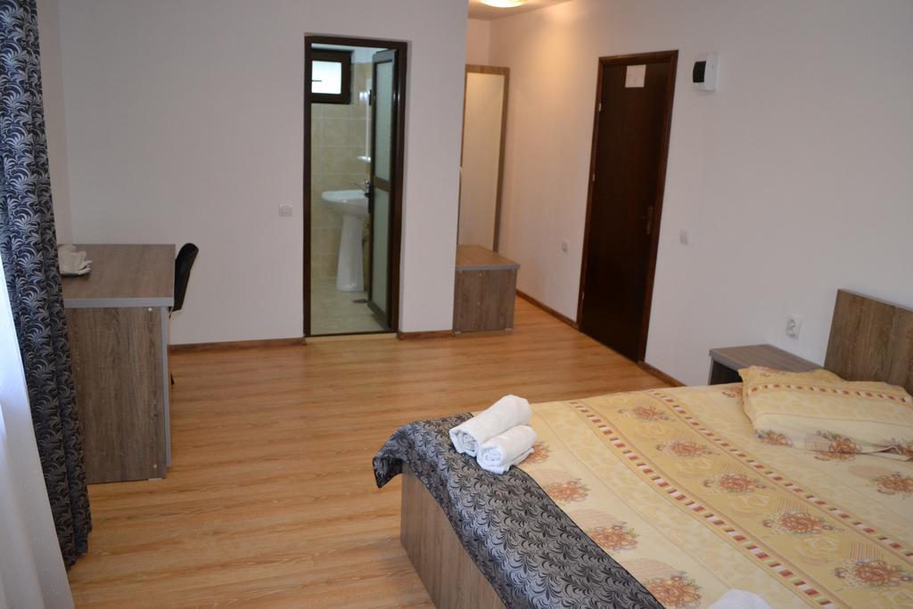 Pensiunea Meridian Corbeni Phòng bức ảnh